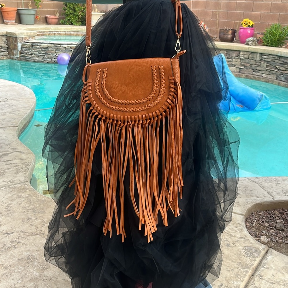 NWT BOHO CHIC FRINGE MSGR BAG - Picture 3 of 8